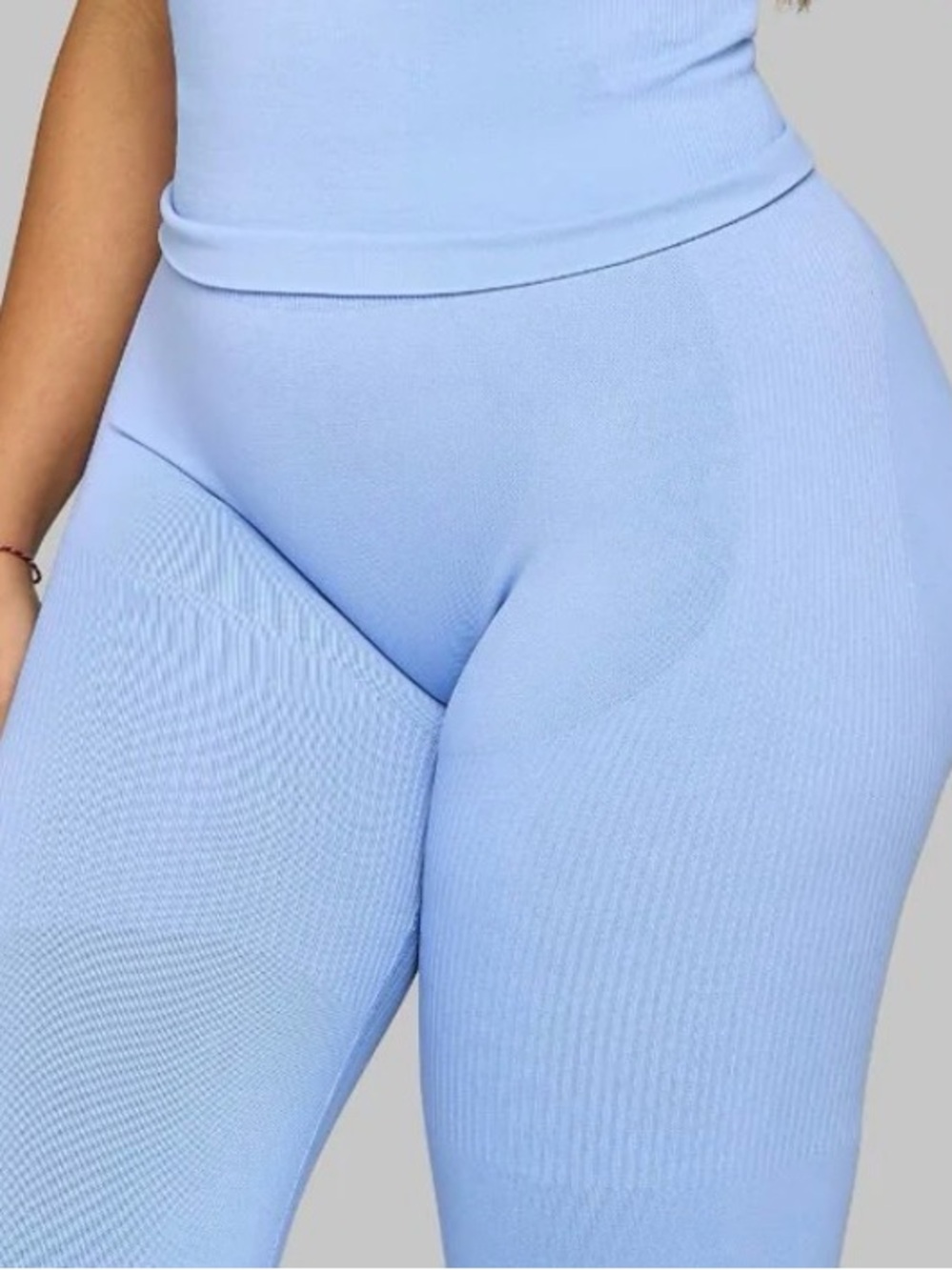 Seamless High-Rise Ribbed Leggings in Light Blue